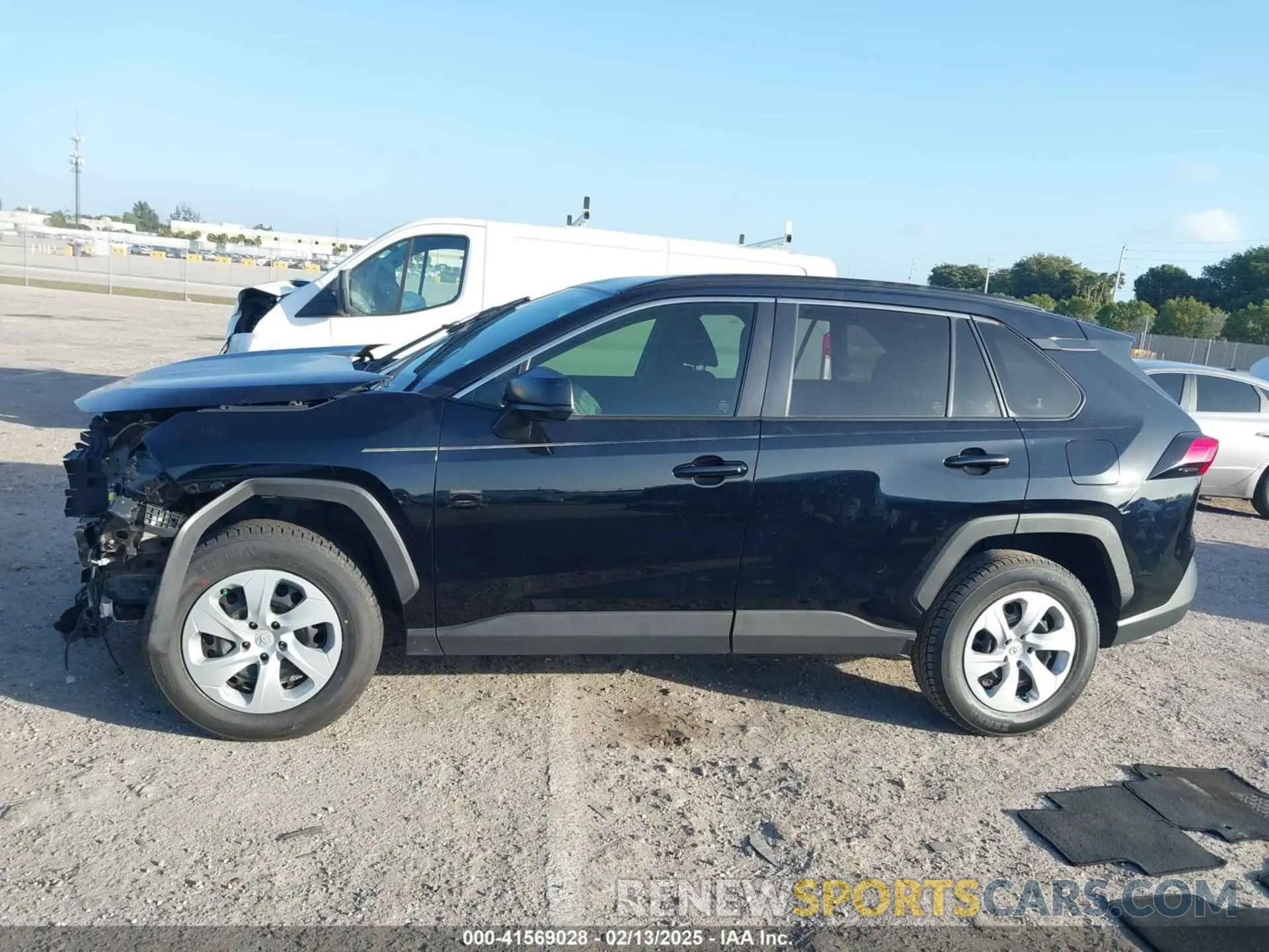 15 Photograph of a damaged car JTMH1RFV8LD059592 TOYOTA RAV4 2020