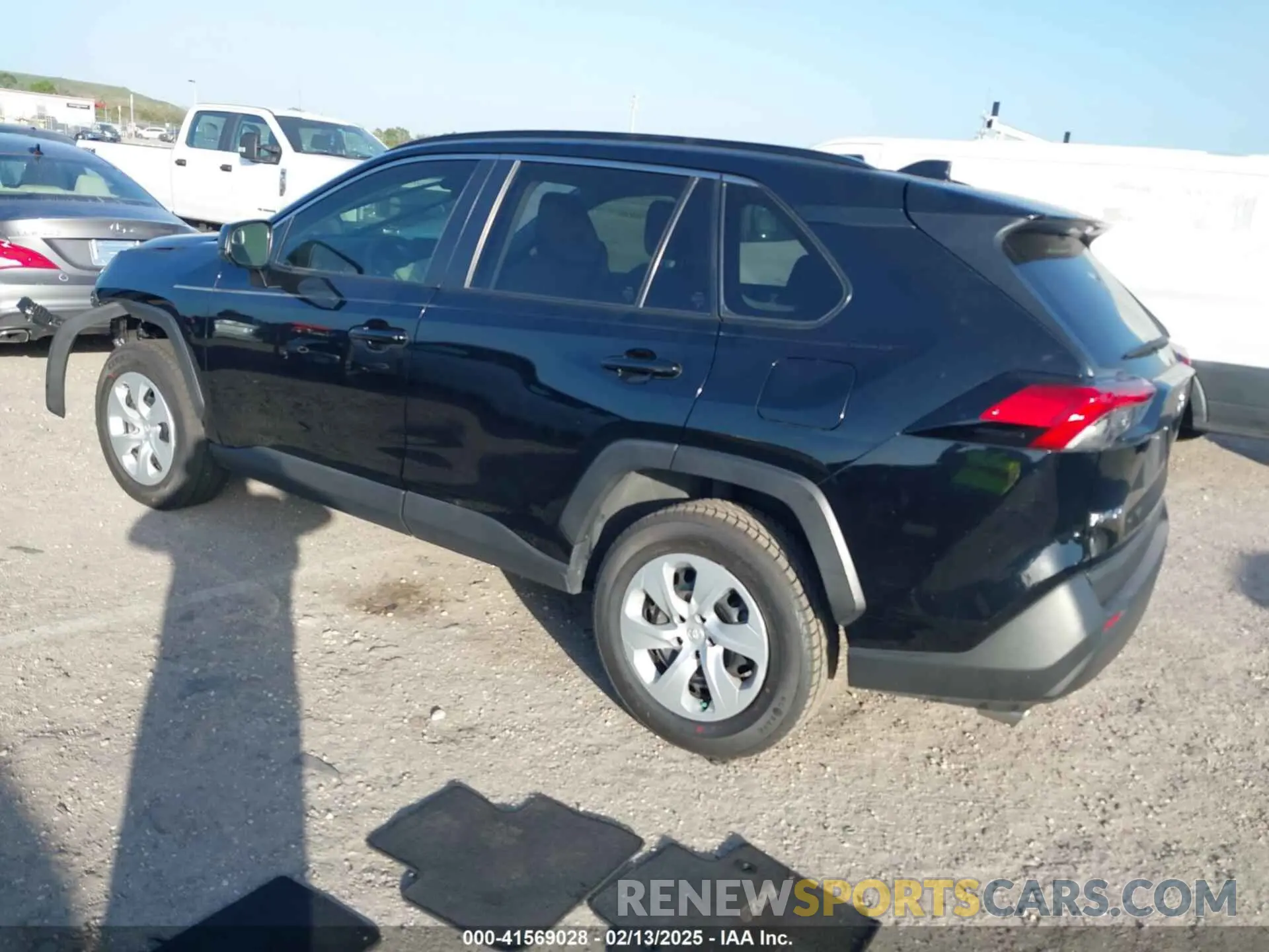 3 Photograph of a damaged car JTMH1RFV8LD059592 TOYOTA RAV4 2020