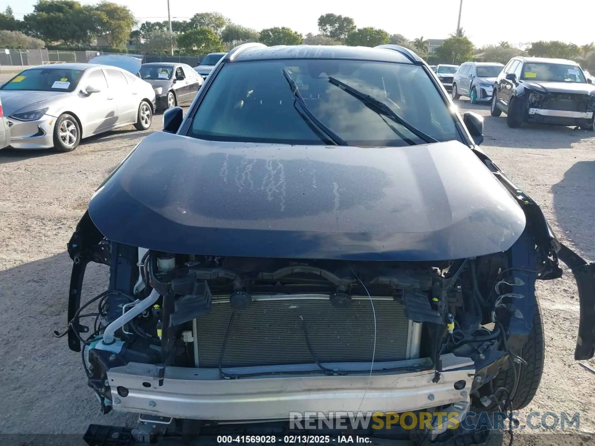 6 Photograph of a damaged car JTMH1RFV8LD059592 TOYOTA RAV4 2020