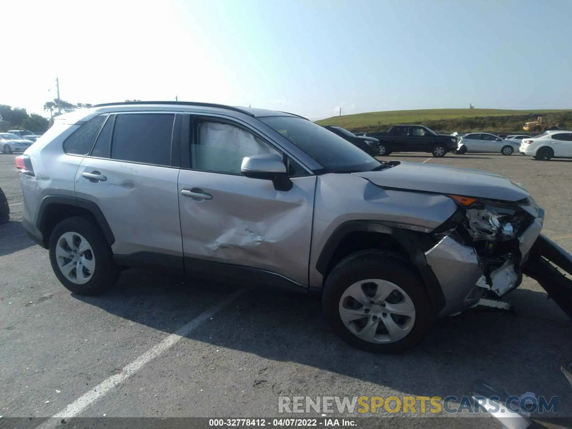 6 Photograph of a damaged car JTMK1RFV1LD060069 TOYOTA RAV4 2020