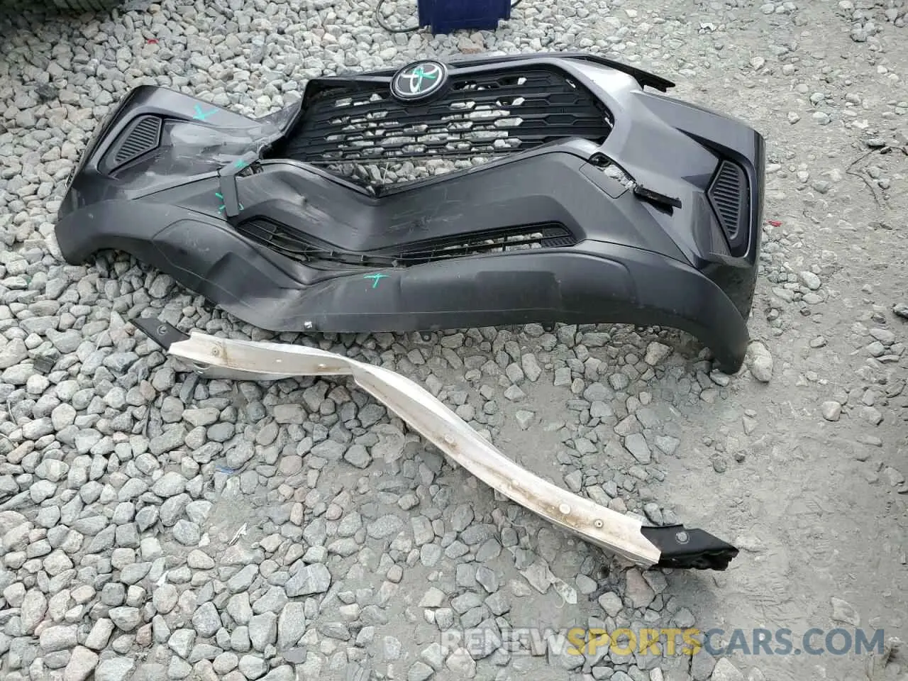 13 Photograph of a damaged car JTMK1RFVXLD052746 TOYOTA RAV4 2020