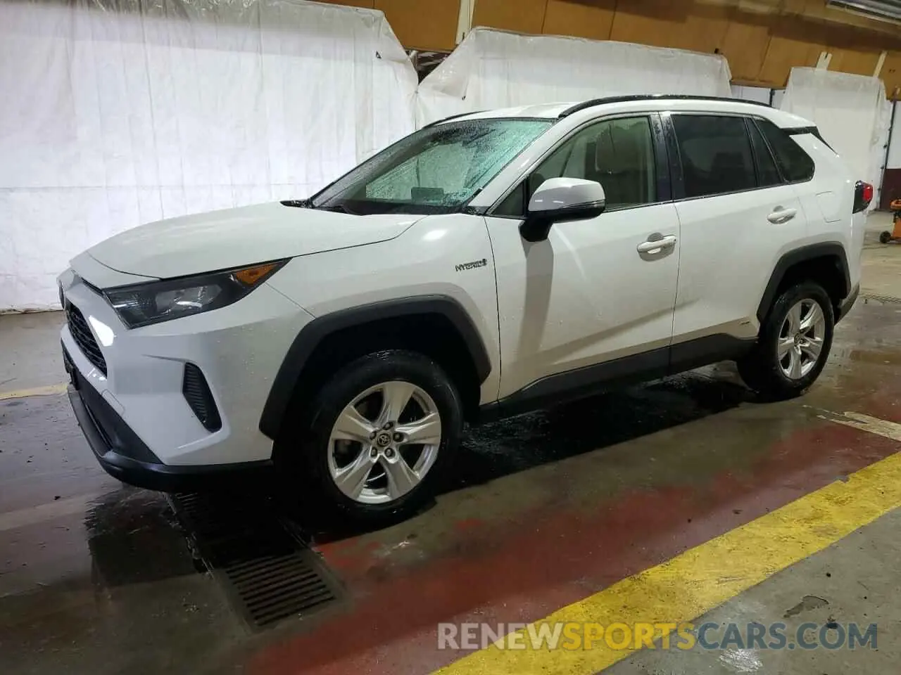 1 Photograph of a damaged car JTMM6RFV2LD003499 TOYOTA RAV4 2020