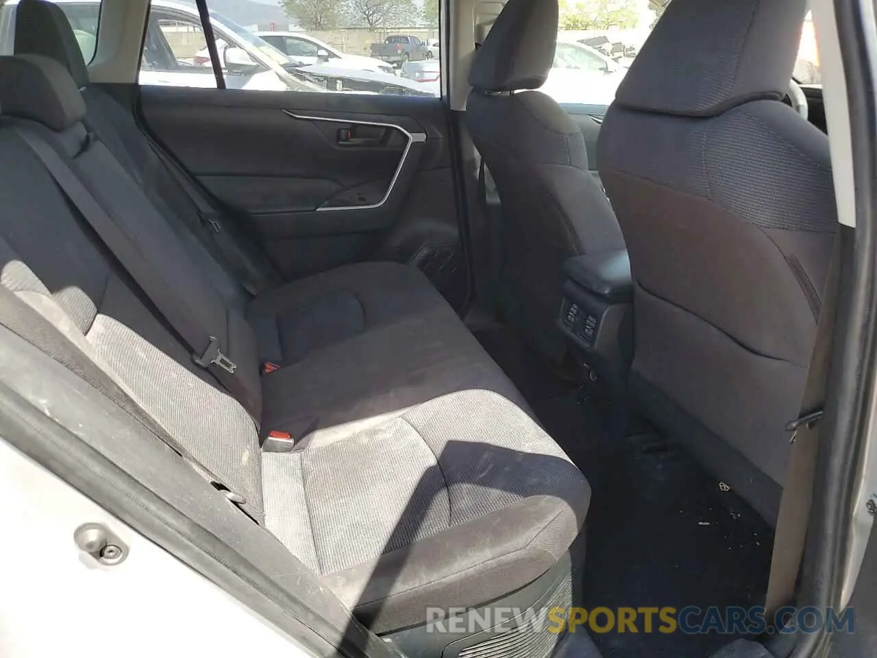 11 Photograph of a damaged car JTMM6RFV7LD001862 TOYOTA RAV4 2020