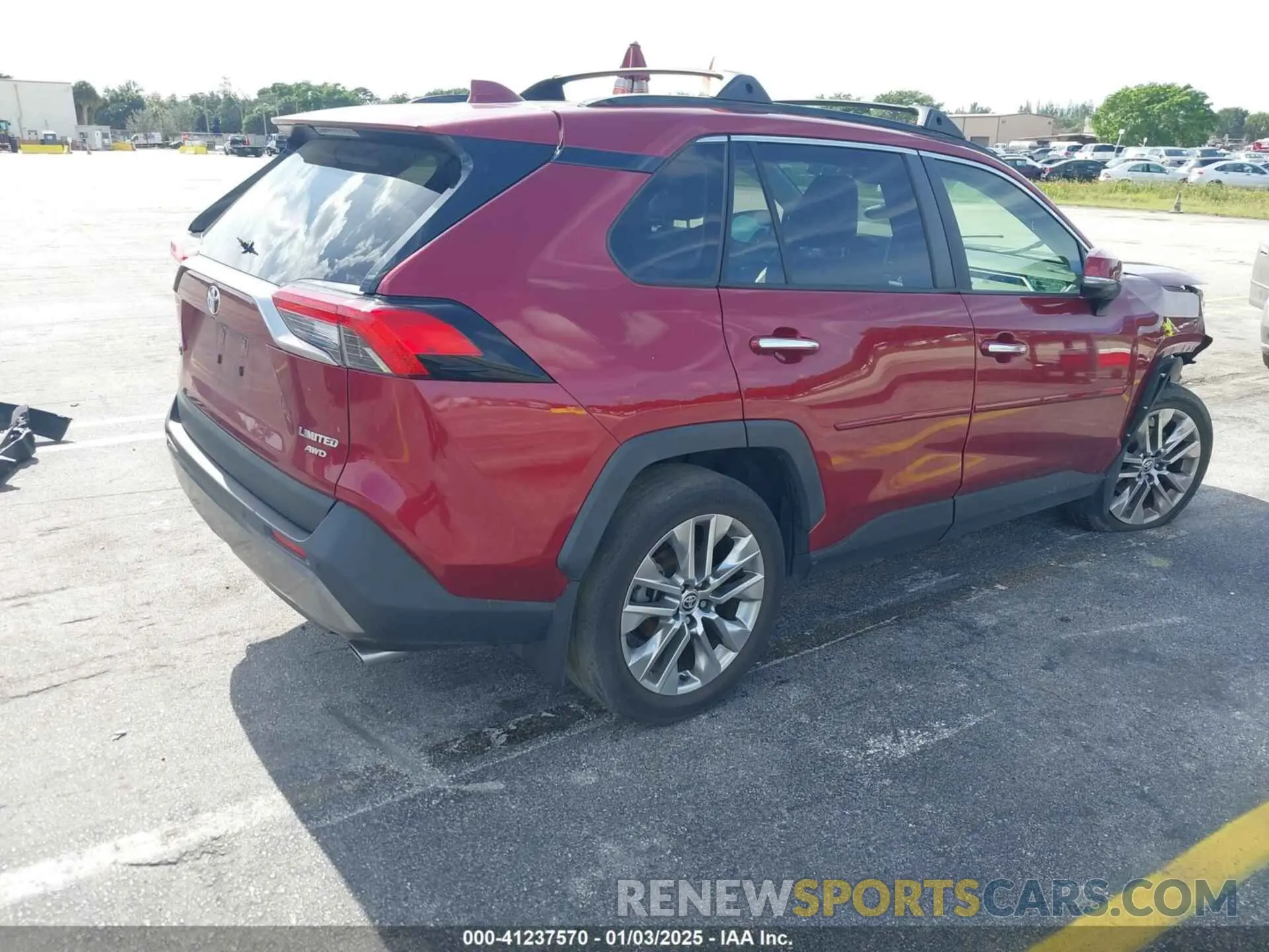 4 Photograph of a damaged car JTMN1RFV5LD066390 TOYOTA RAV4 2020