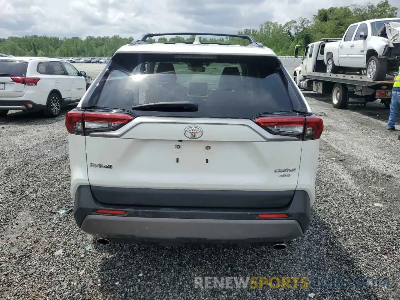 6 Фотография поврежденного автомобиля JTMN1RFV8LD527887 TOYOTA RAV4 2020