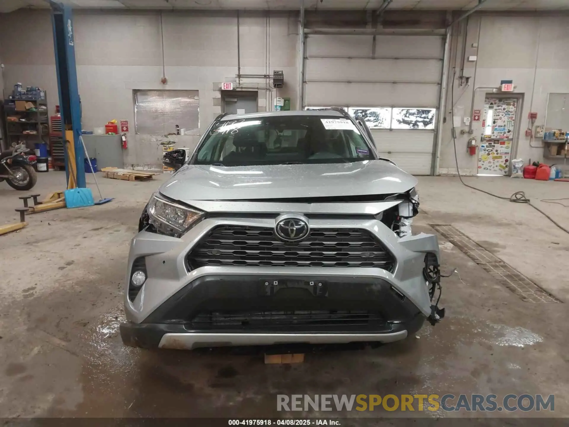 12 Photograph of a damaged car JTMN1RFV9LD062892 TOYOTA RAV4 2020