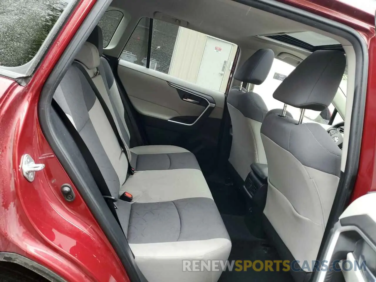 11 Фотография поврежденного автомобиля JTMP1RFV2LD061169 TOYOTA RAV4 2020