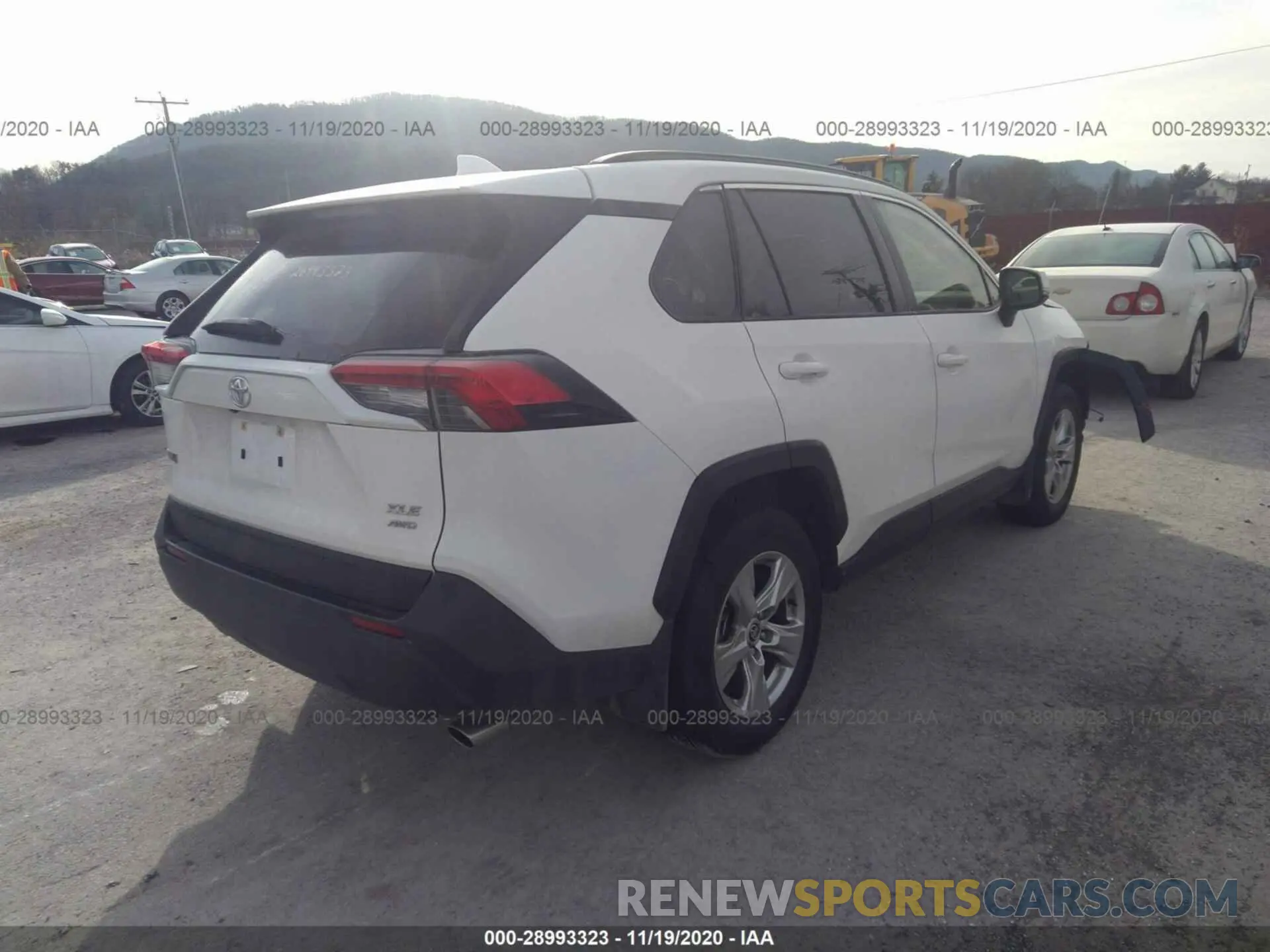4 Photograph of a damaged car JTMP1RFV2LD061575 TOYOTA RAV4 2020