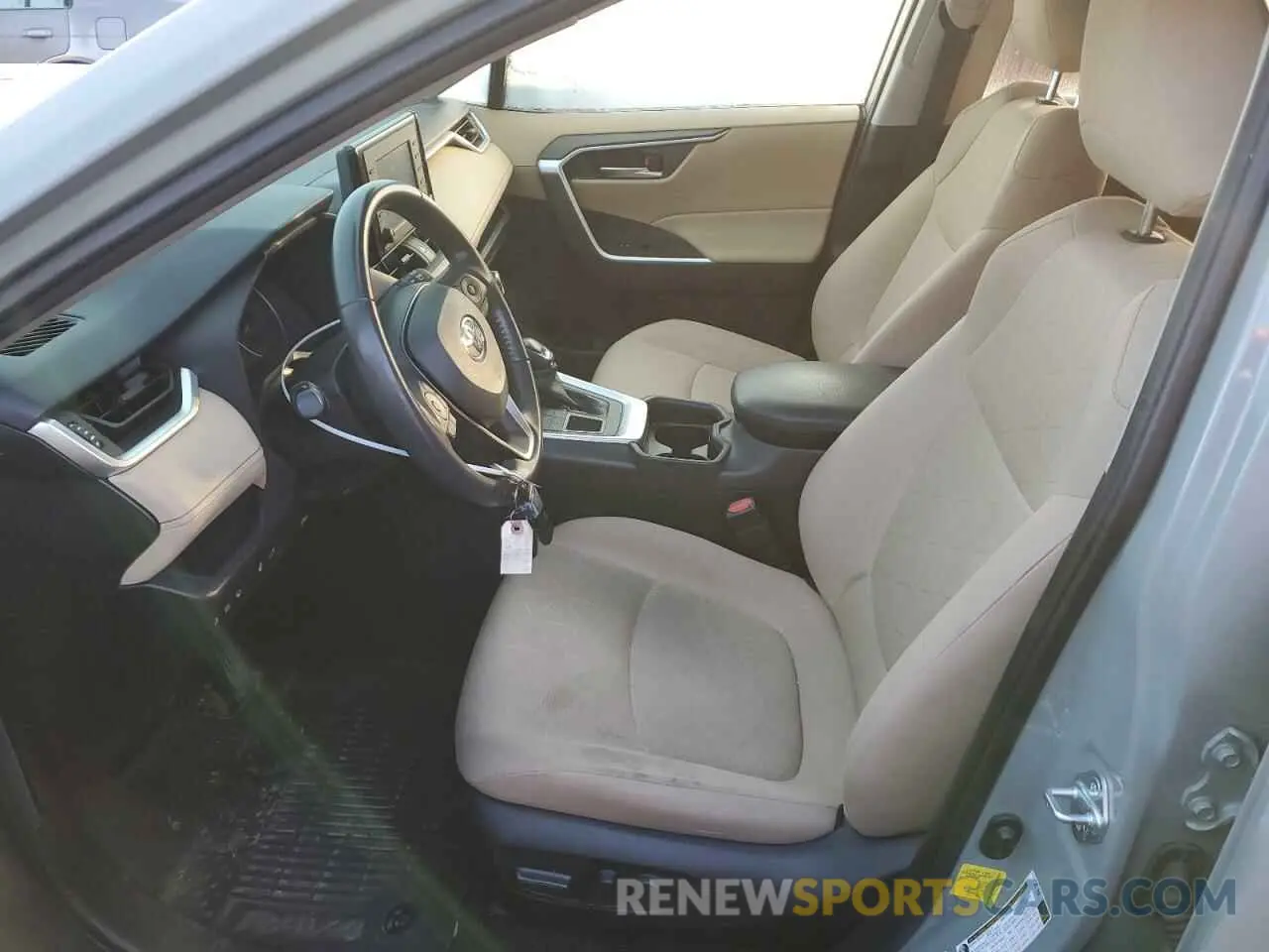 7 Фотография поврежденного автомобиля JTMP1RFV2LJ034815 TOYOTA RAV4 2020