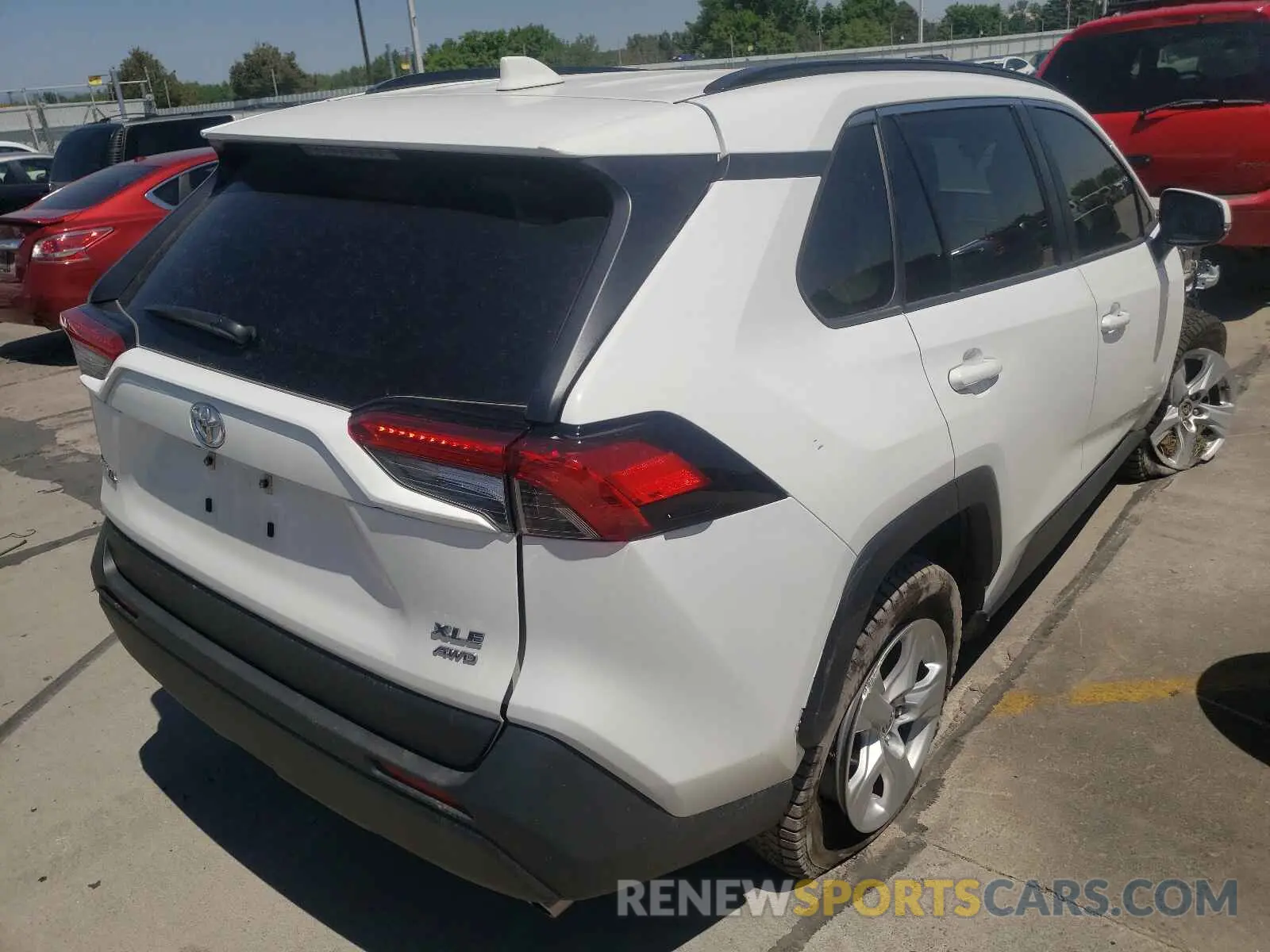 4 Photograph of a damaged car JTMP1RFV4LD059178 TOYOTA RAV4 2020