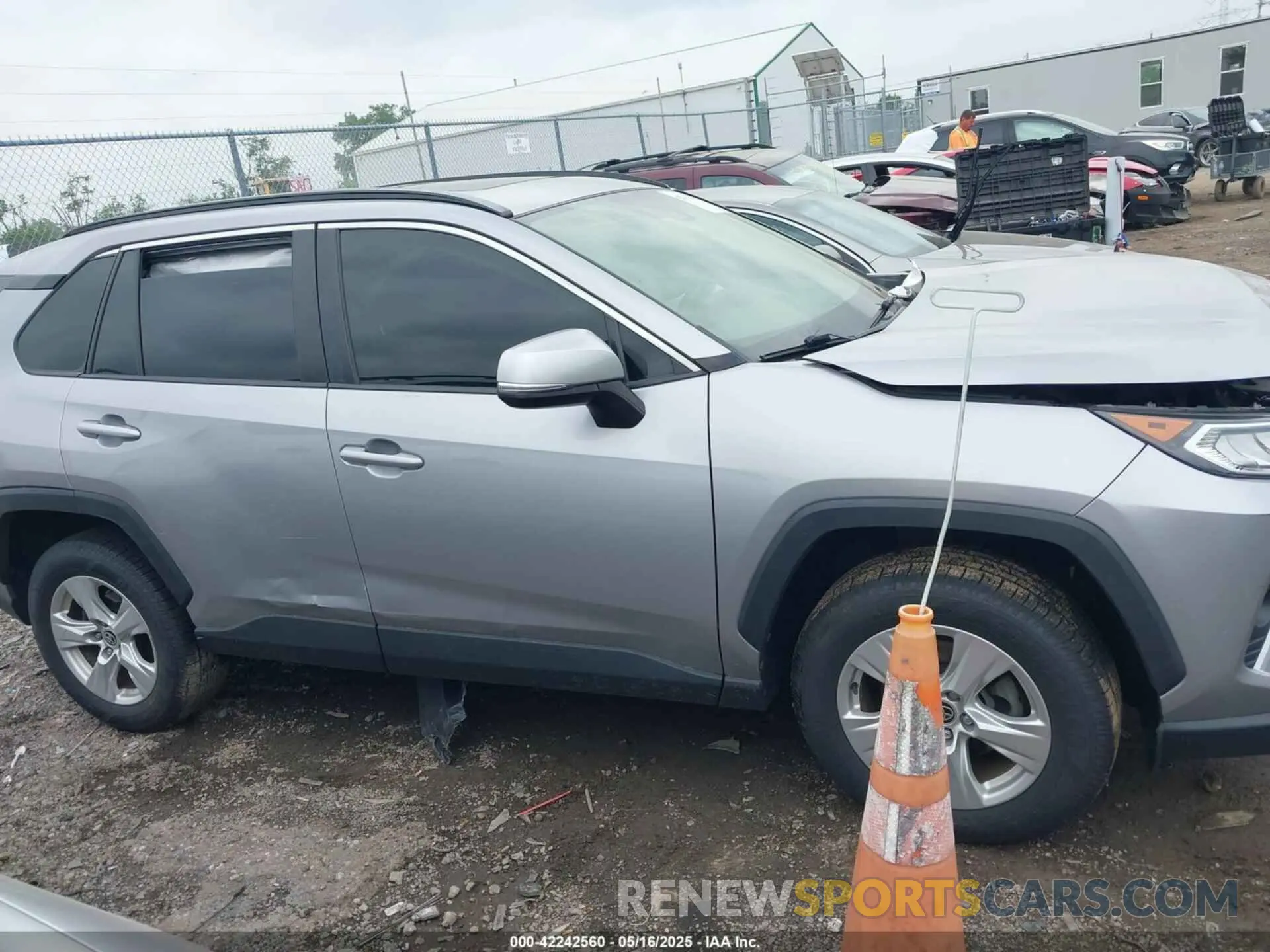 13 Photograph of a damaged car JTMP1RFV9LD053179 TOYOTA RAV4 2020