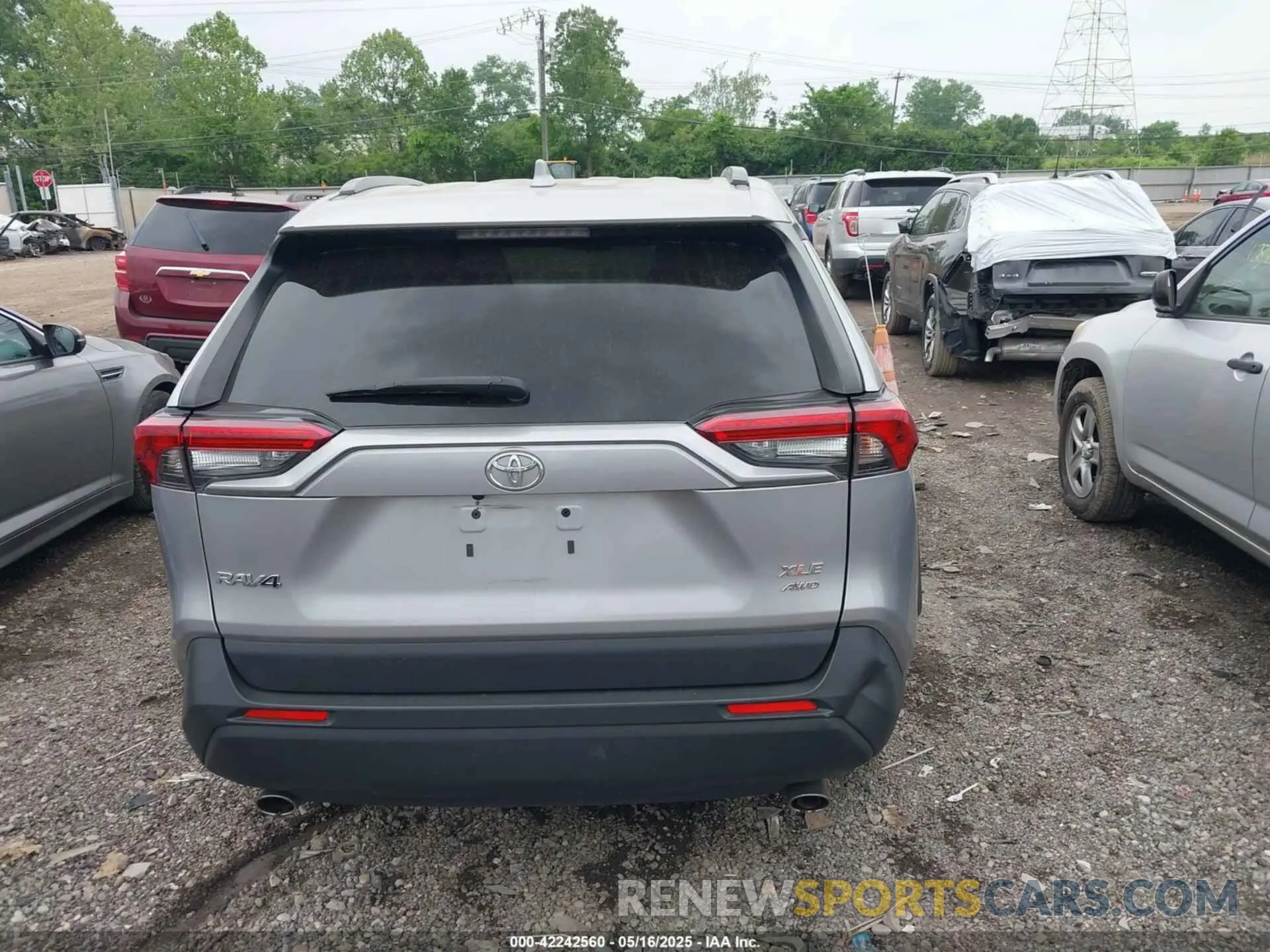 16 Photograph of a damaged car JTMP1RFV9LD053179 TOYOTA RAV4 2020
