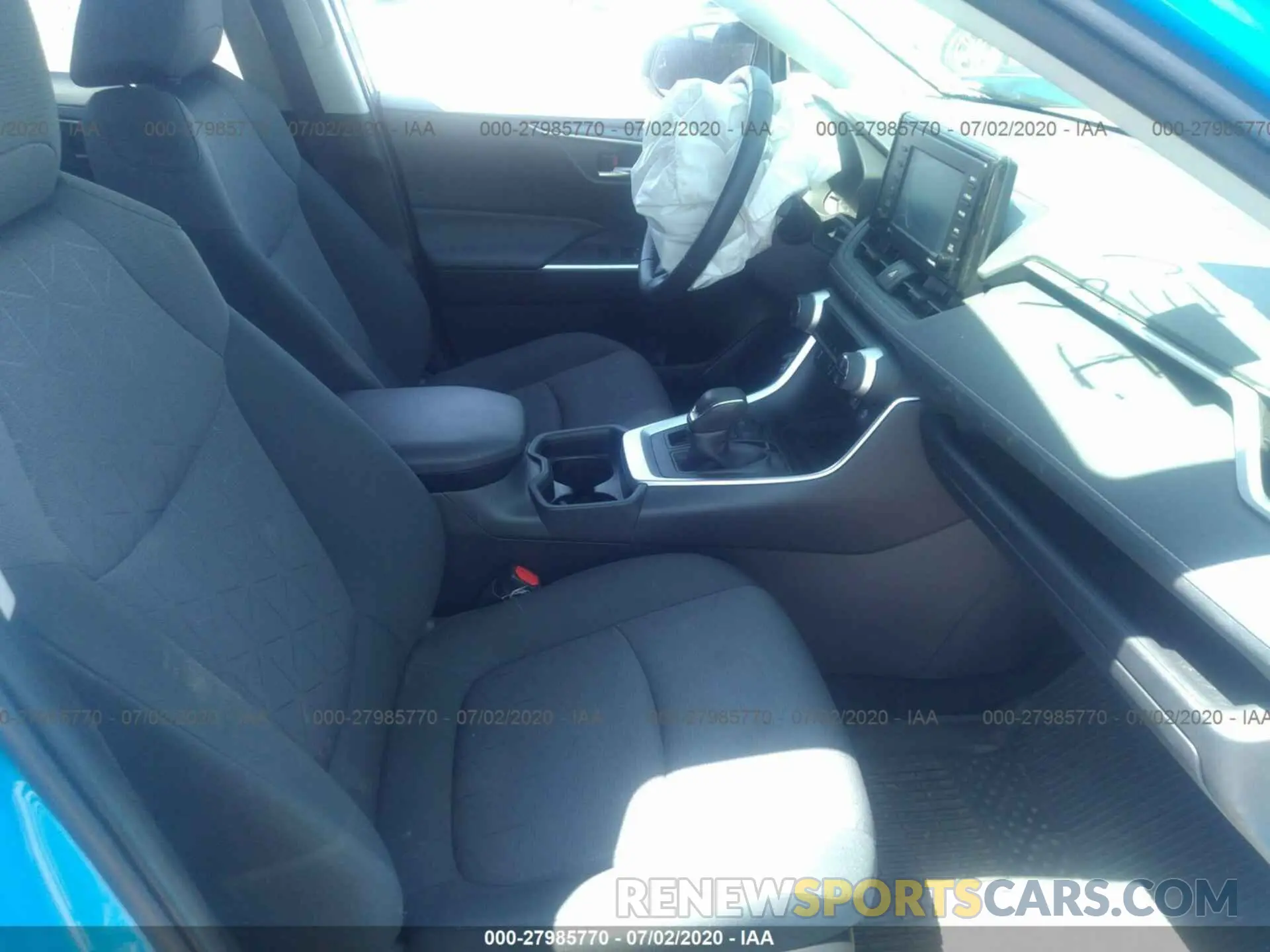 5 Photograph of a damaged car JTMP1RFVXLD524725 TOYOTA RAV4 2020