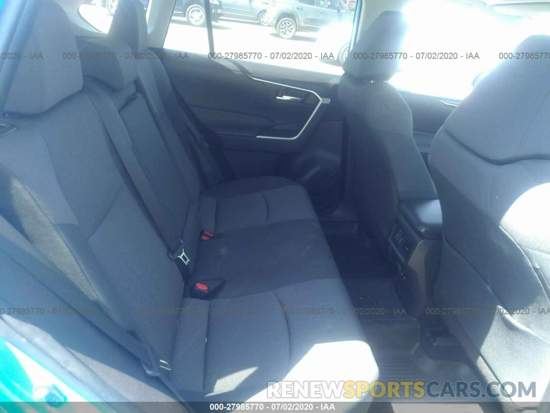 8 Photograph of a damaged car JTMP1RFVXLD524725 TOYOTA RAV4 2020