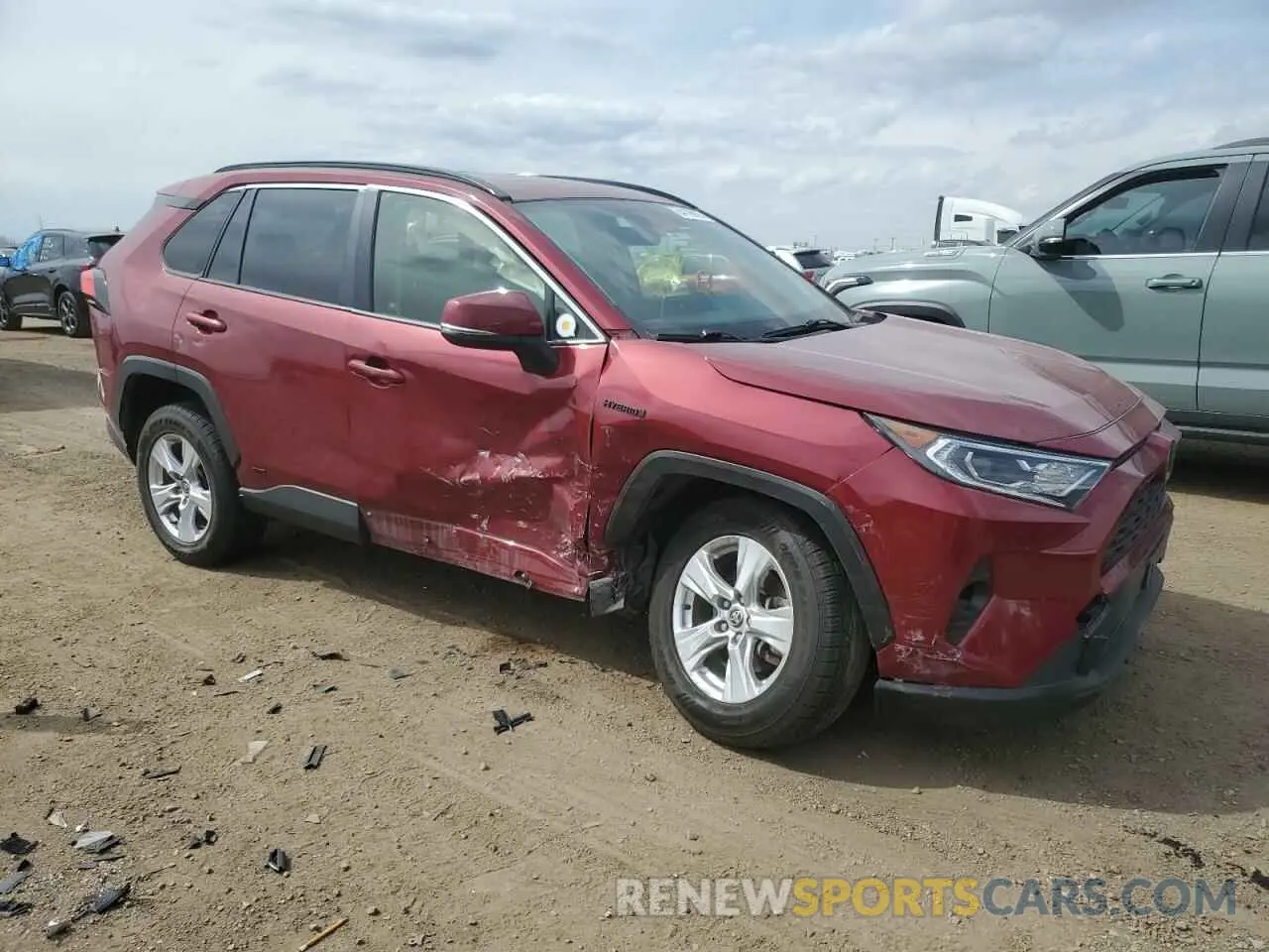 4 Photograph of a damaged car JTMR6RFV5LD006385 TOYOTA RAV4 2020