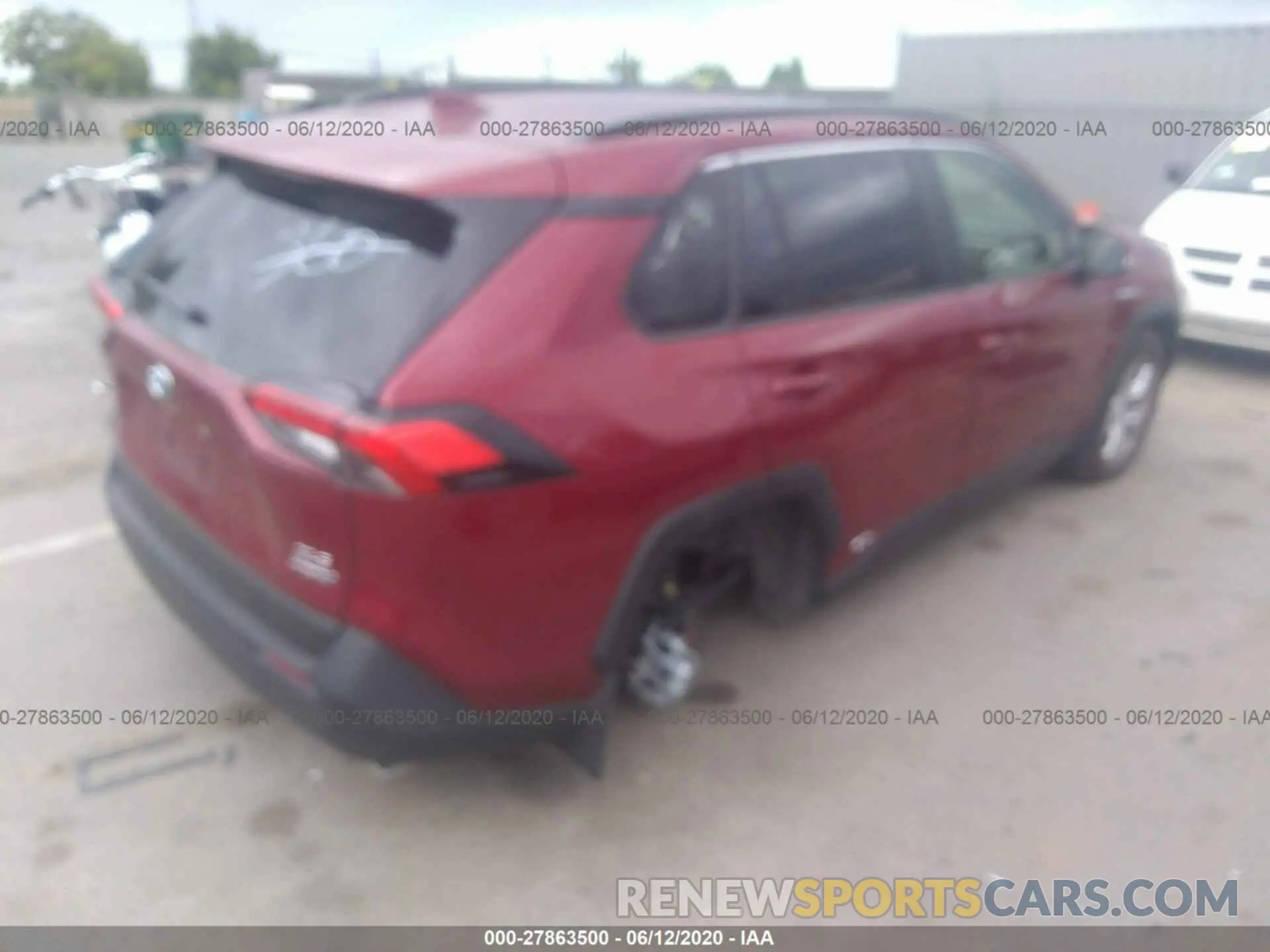 4 Photograph of a damaged car JTMRWRFV0LJ031759 TOYOTA RAV4 2020