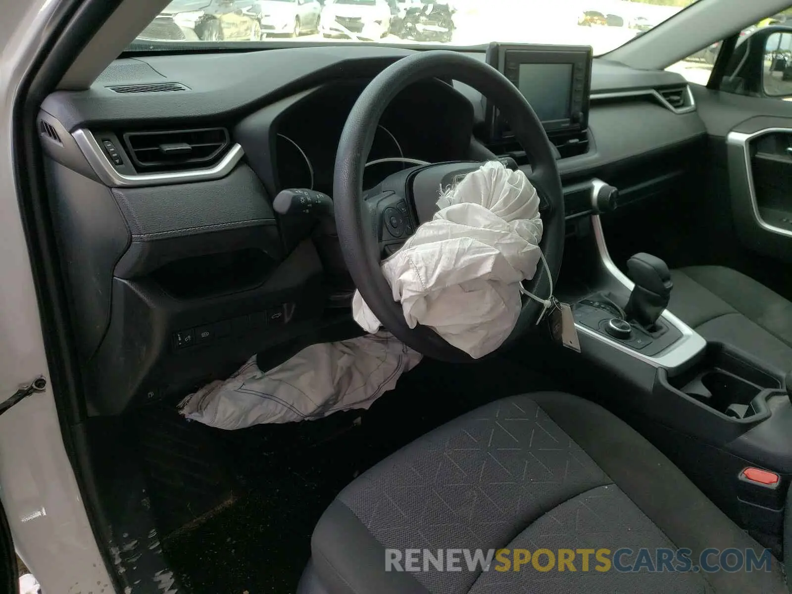 9 Photograph of a damaged car JTMRWRFV5LD069342 TOYOTA RAV4 2020