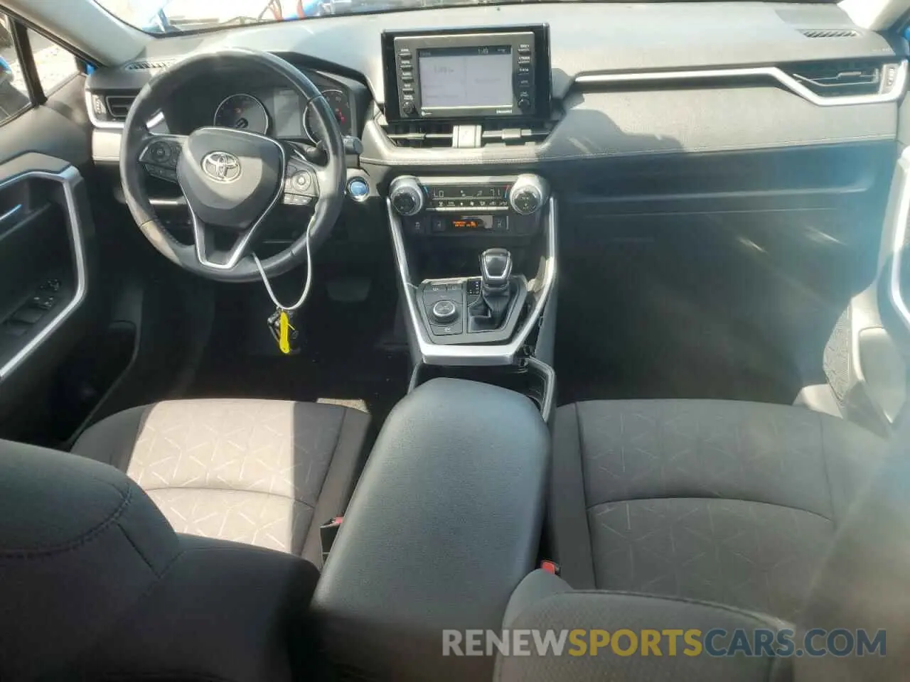 8 Фотография поврежденного автомобиля JTMRWRFV6LJ046444 TOYOTA RAV4 2020