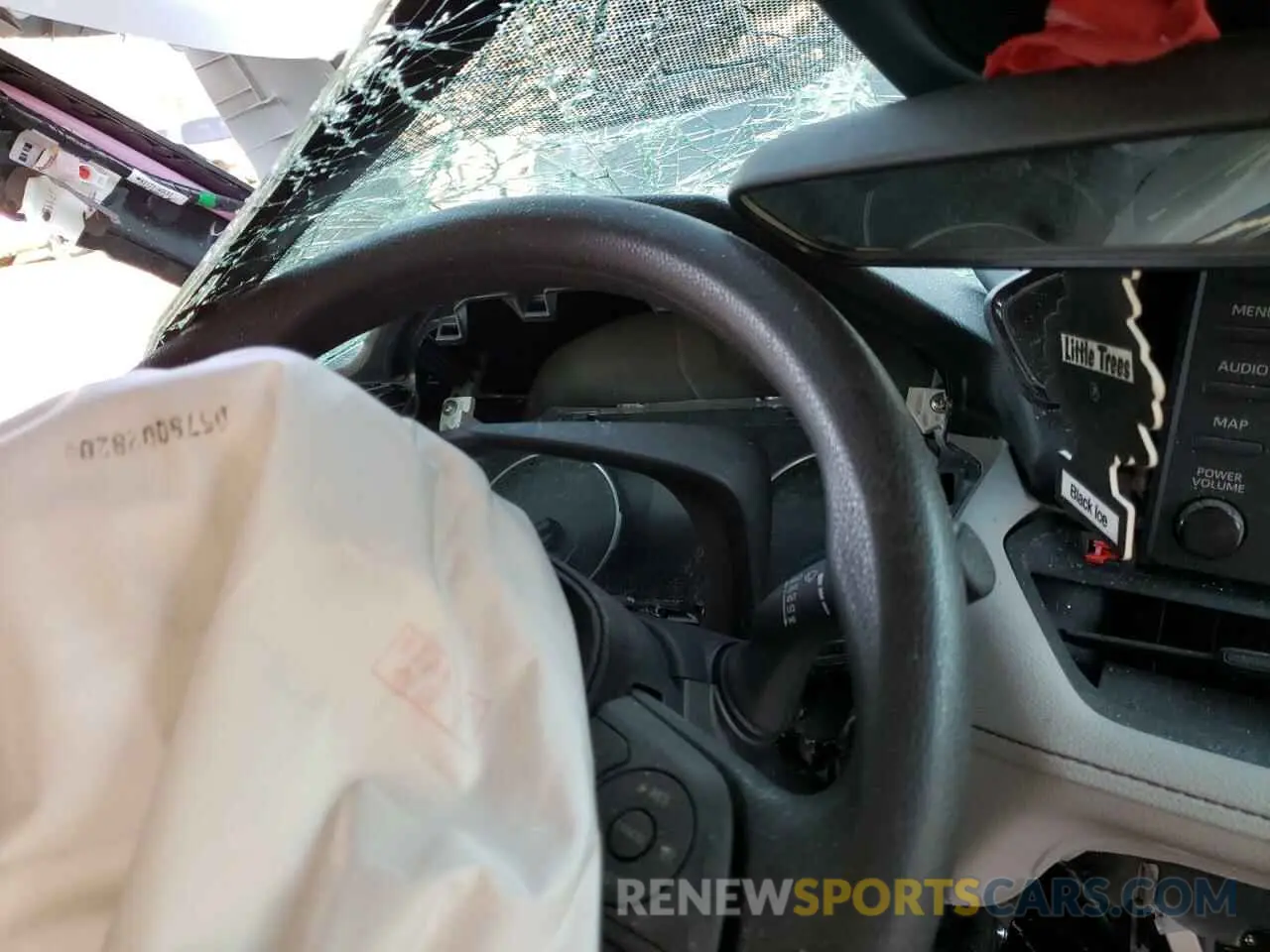 8 Photograph of a damaged car JTMRWRFV7LD548068 TOYOTA RAV4 2020