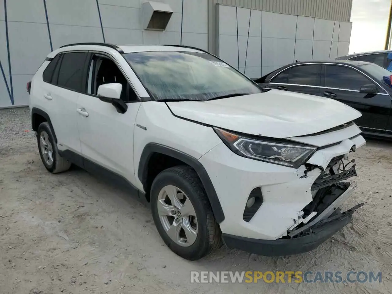 4 Фотография поврежденного автомобиля JTMRWRFV8LD066726 TOYOTA RAV4 2020