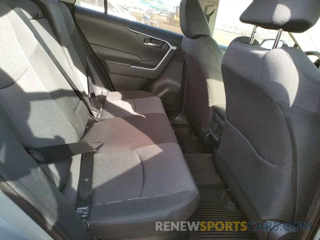 10 Фотография поврежденного автомобиля JTMRWRFV8LD068007 TOYOTA RAV4 2020