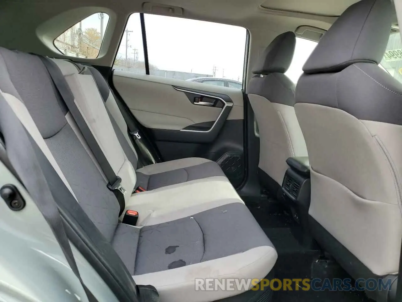11 Фотография поврежденного автомобиля JTMRWRFV8LD070114 TOYOTA RAV4 2020