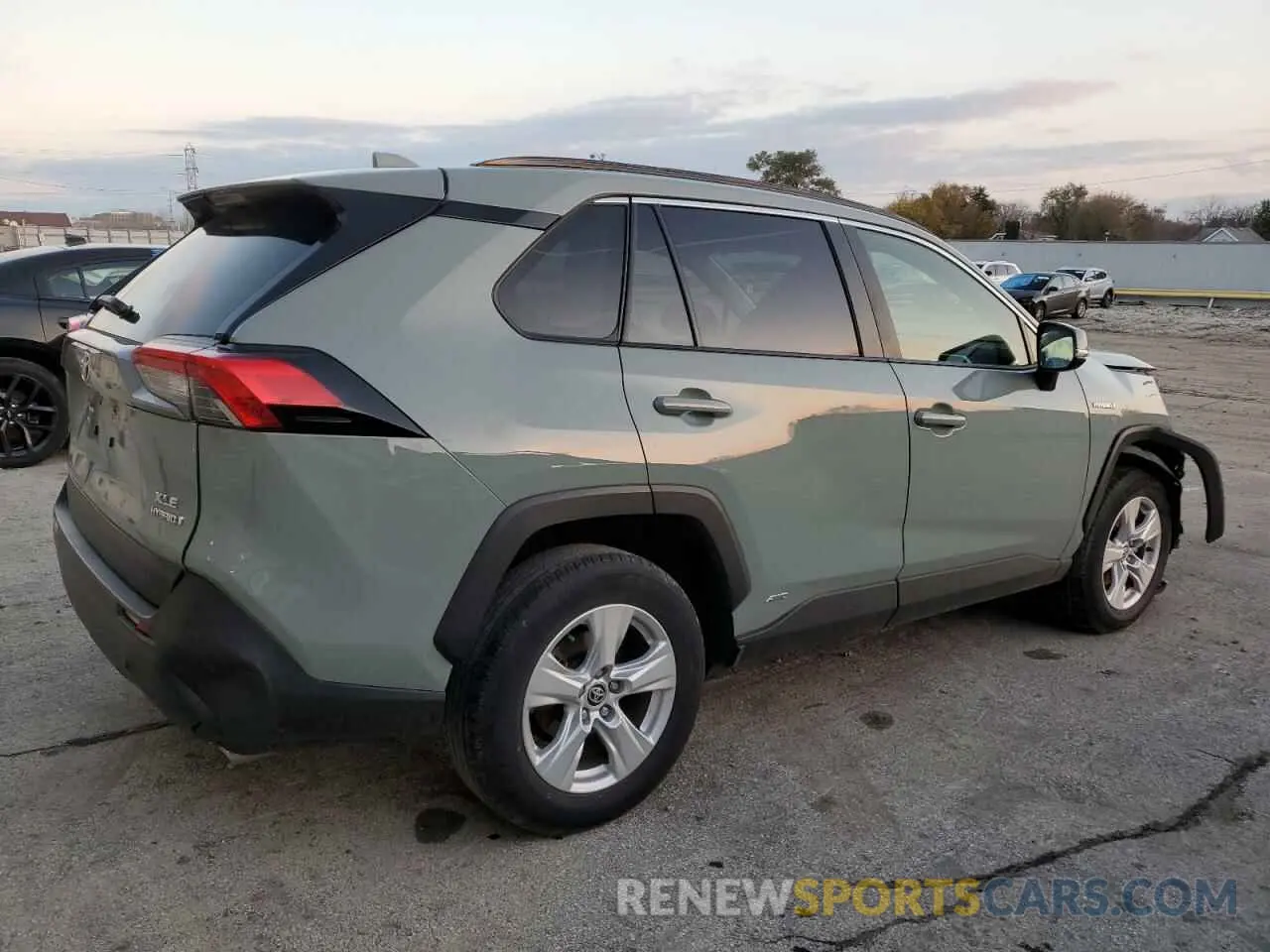 3 Фотография поврежденного автомобиля JTMRWRFV8LD070114 TOYOTA RAV4 2020