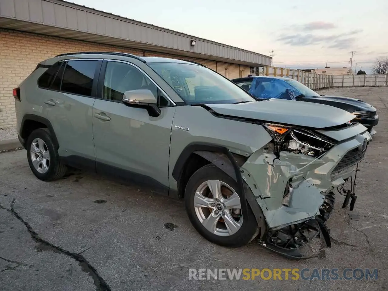 4 Фотография поврежденного автомобиля JTMRWRFV8LD070114 TOYOTA RAV4 2020