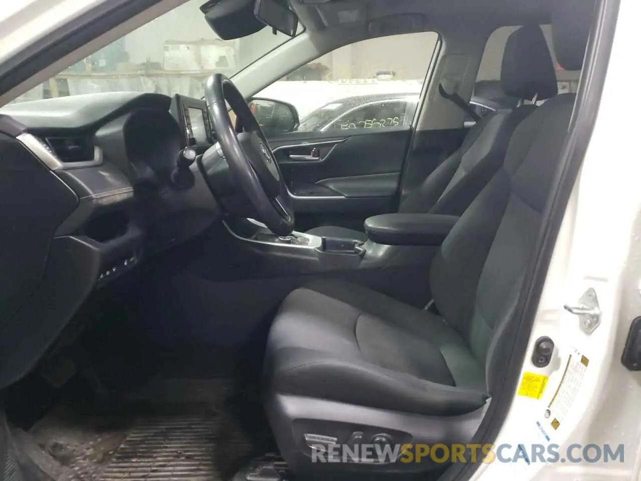7 Фотография поврежденного автомобиля JTMRWRFV8LD537208 TOYOTA RAV4 2020