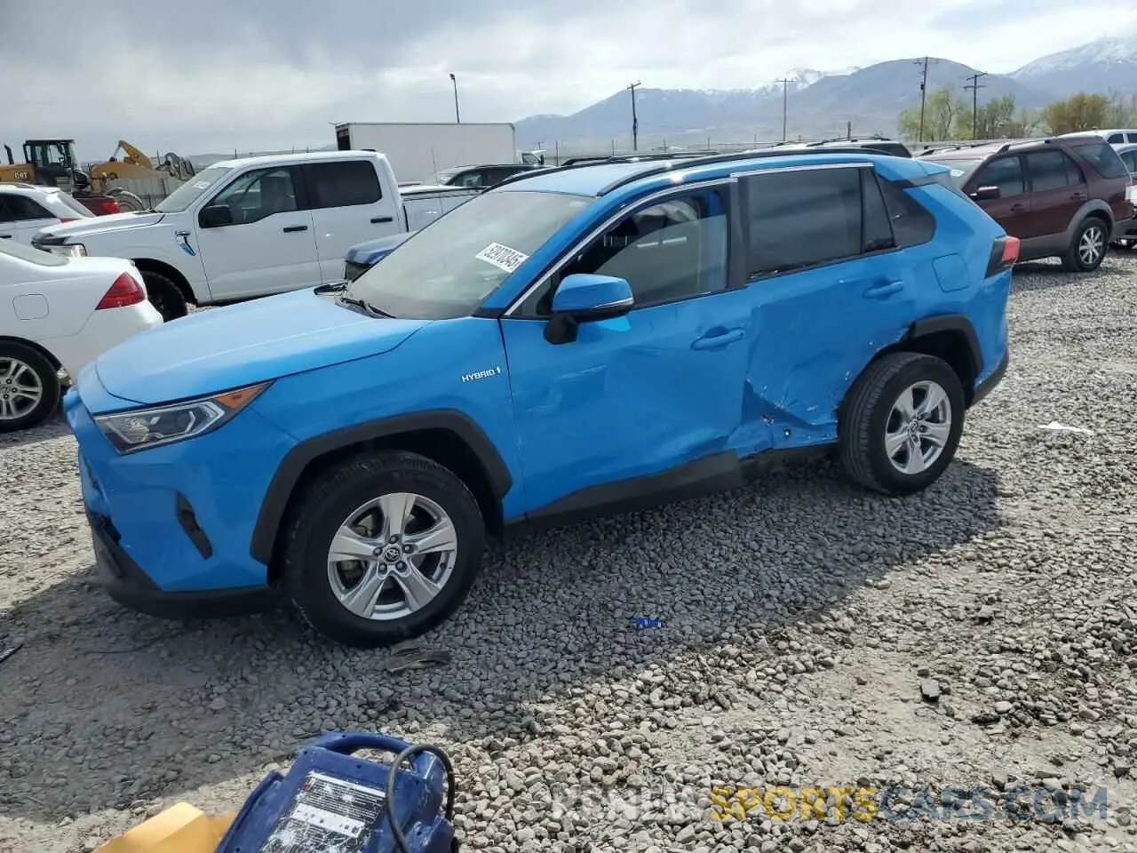 1 Photograph of a damaged car JTMRWRFV8LD547236 TOYOTA RAV4 2020