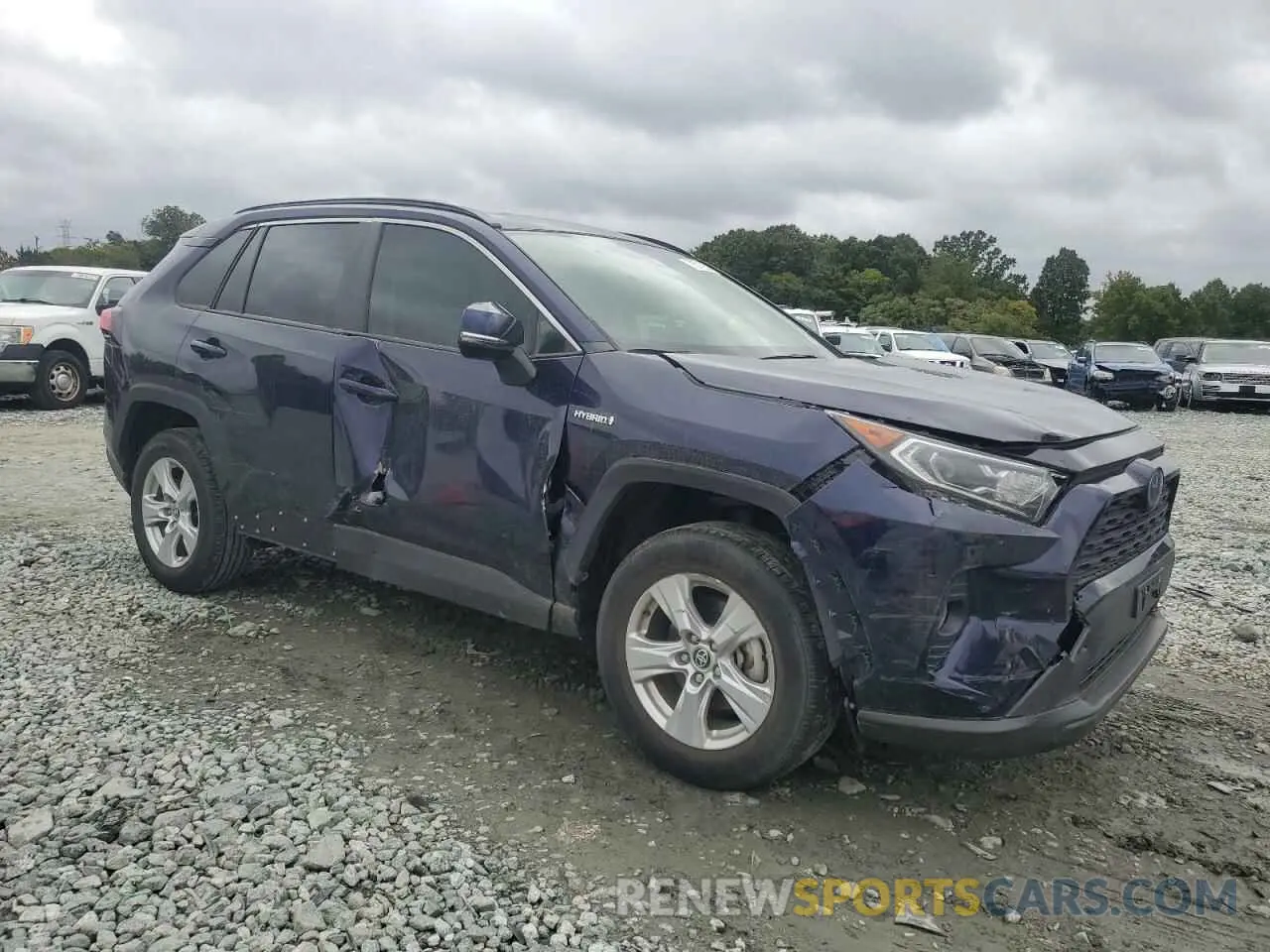 4 Photograph of a damaged car JTMRWRFV8LD547818 TOYOTA RAV4 2020
