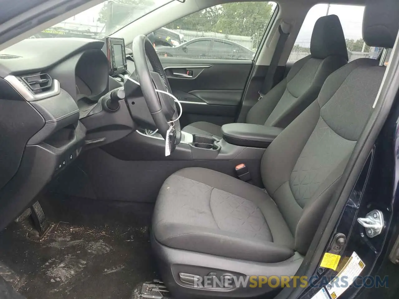 7 Photograph of a damaged car JTMRWRFV8LD547818 TOYOTA RAV4 2020