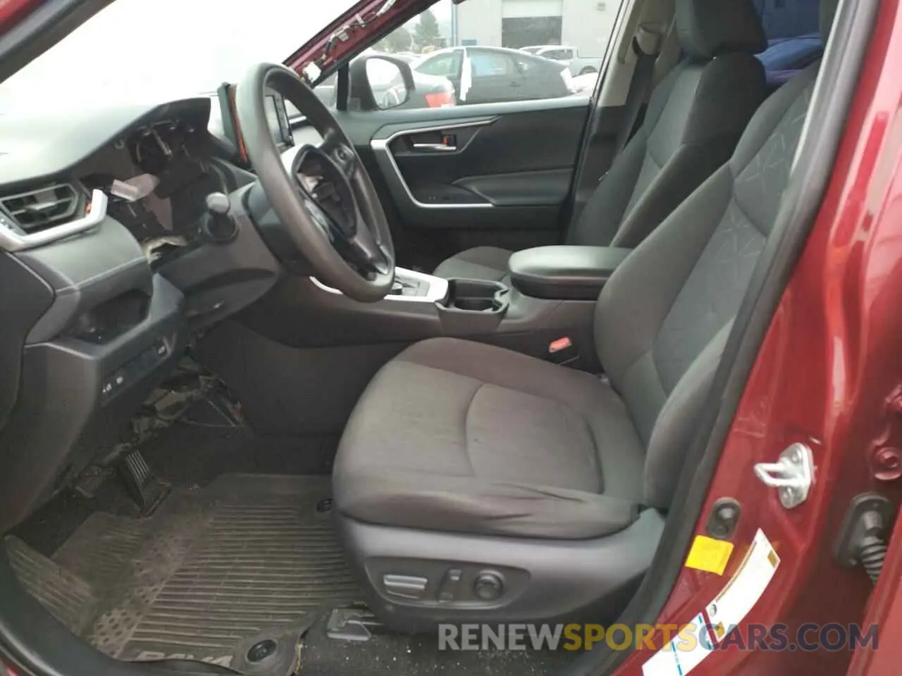 7 Photograph of a damaged car JTMRWRFV9LD072342 TOYOTA RAV4 2020