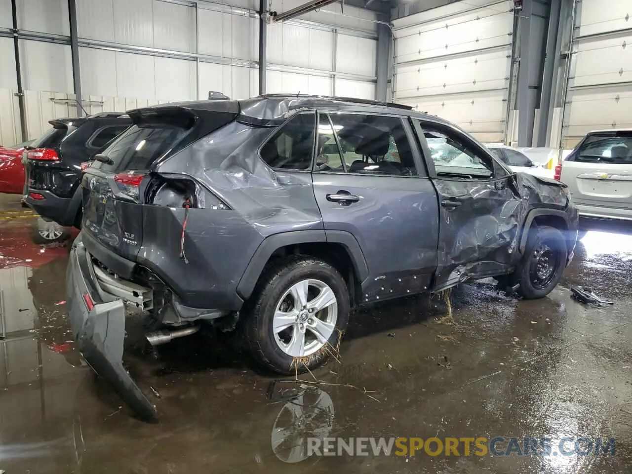 3 Фотография поврежденного автомобиля JTMRWRFVXLD072320 TOYOTA RAV4 2020