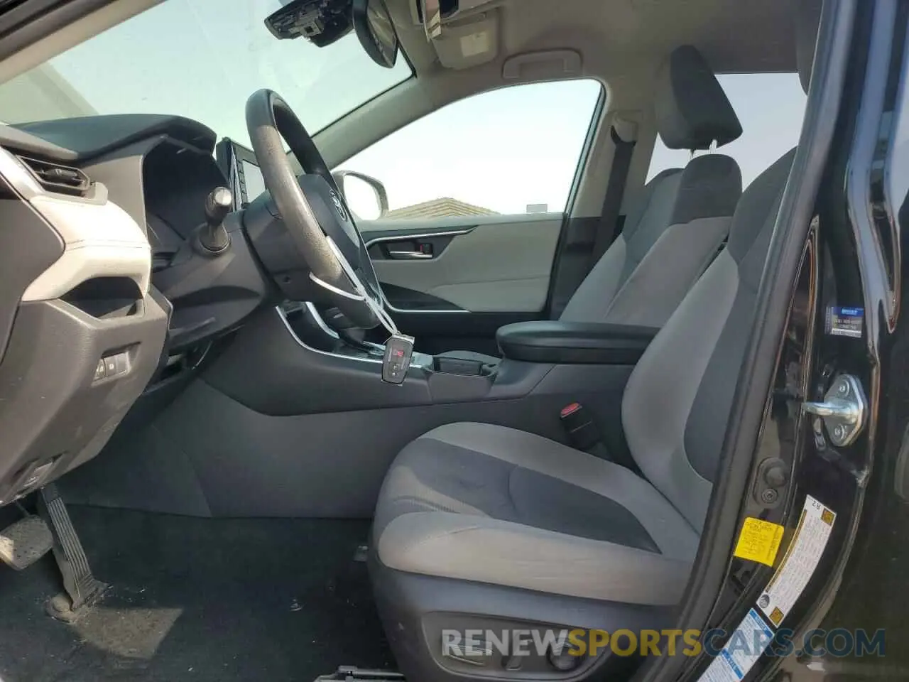 7 Фотография поврежденного автомобиля JTMRWRFVXLD544418 TOYOTA RAV4 2020