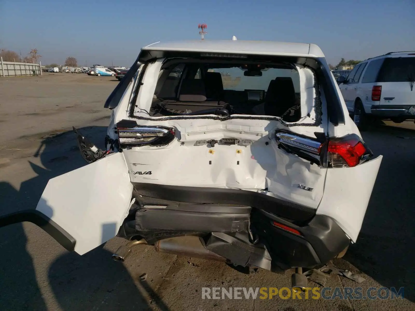 9 Photograph of a damaged car JTMW1RFV3LD057353 TOYOTA RAV4 2020