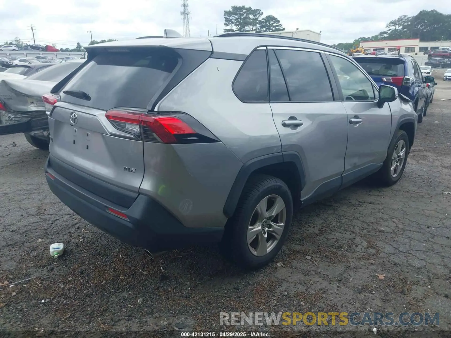 4 Фотография поврежденного автомобиля JTMW1RFV7LJ018413 TOYOTA RAV4 2020