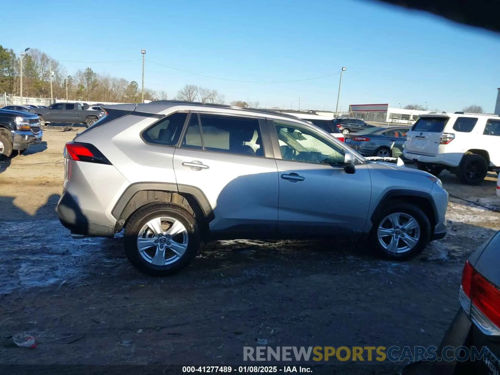 13 Фотография поврежденного автомобиля JTMW1RFV8LJ019070 TOYOTA RAV4 2020
