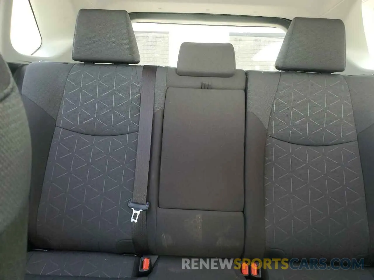 10 Фотография поврежденного автомобиля JTMW1RFV9LD050133 TOYOTA RAV4 2020