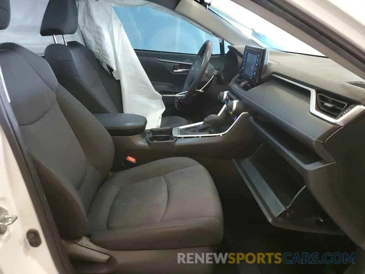 7 Фотография поврежденного автомобиля JTMW1RFV9LD050133 TOYOTA RAV4 2020