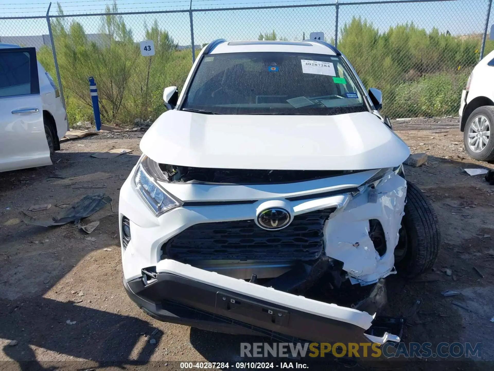 12 Photograph of a damaged car JTMW1RFV9LD059818 TOYOTA RAV4 2020