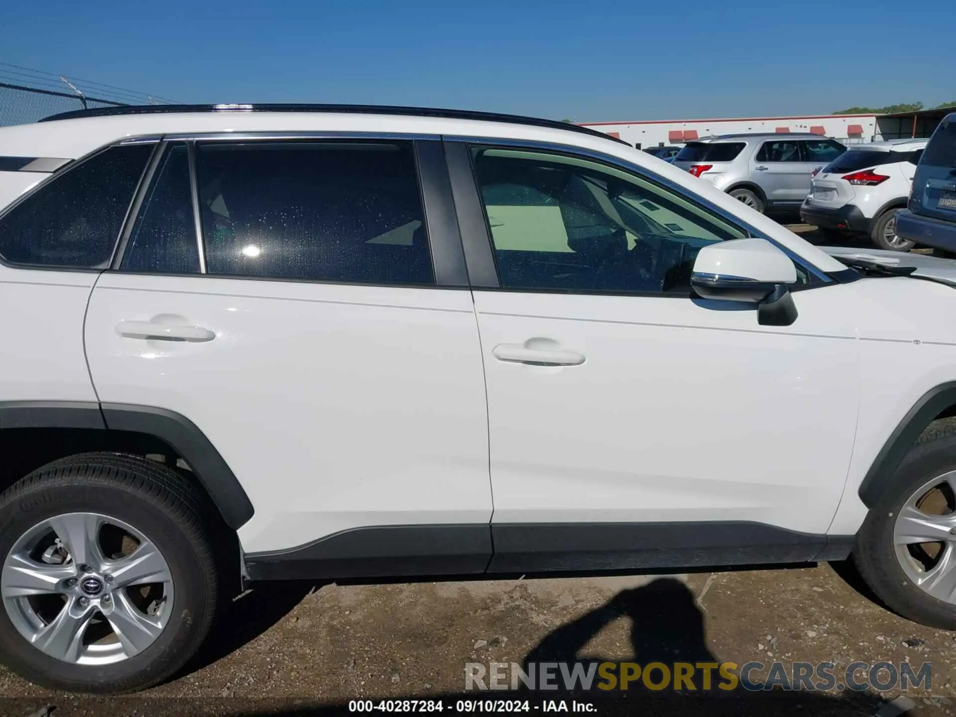 13 Photograph of a damaged car JTMW1RFV9LD059818 TOYOTA RAV4 2020