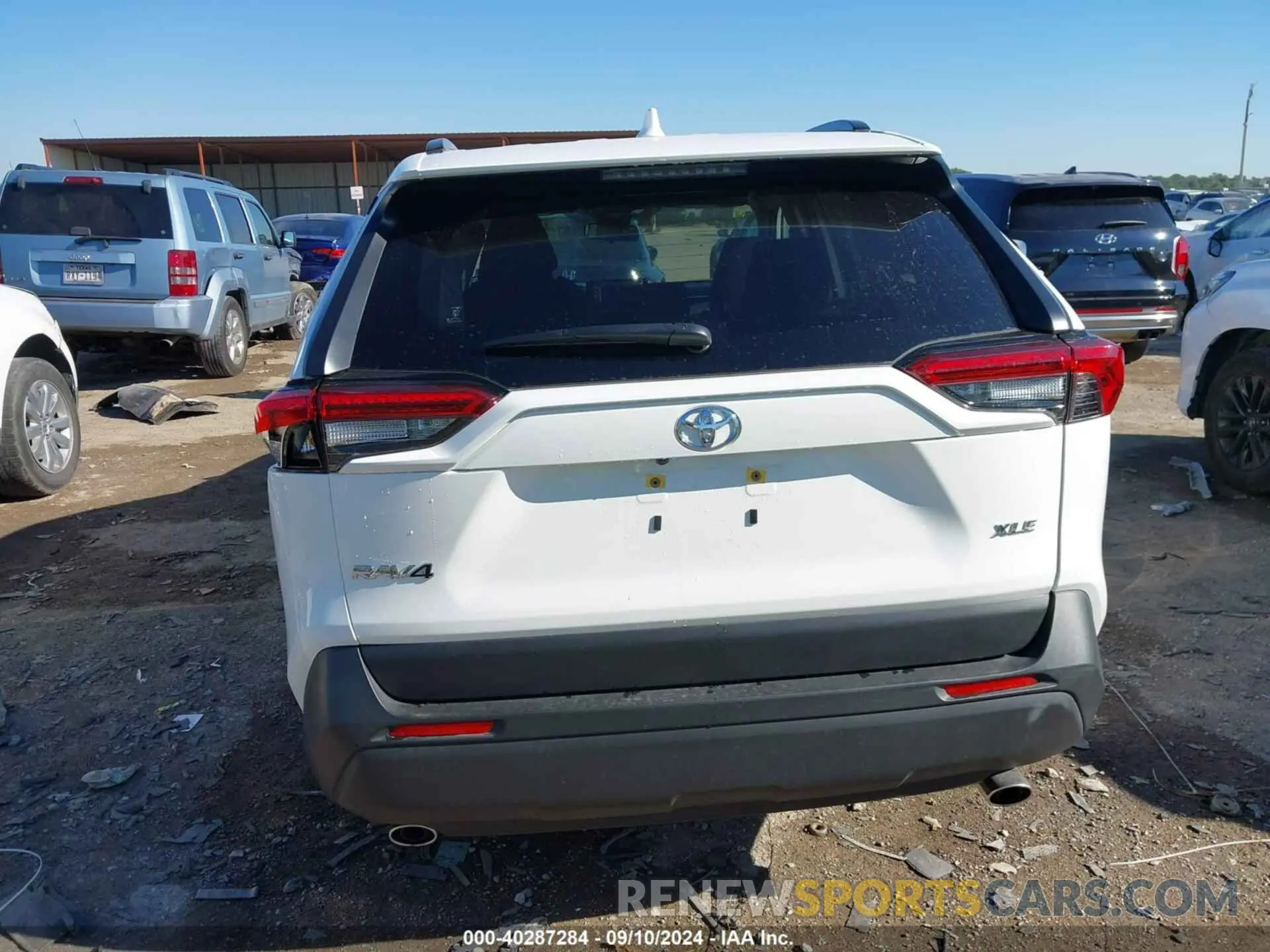 16 Photograph of a damaged car JTMW1RFV9LD059818 TOYOTA RAV4 2020