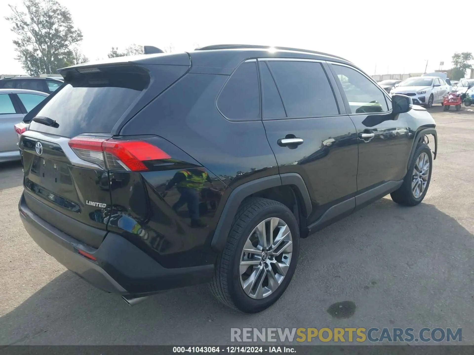 4 Photograph of a damaged car JTMY1RFV5LD044578 TOYOTA RAV4 2020