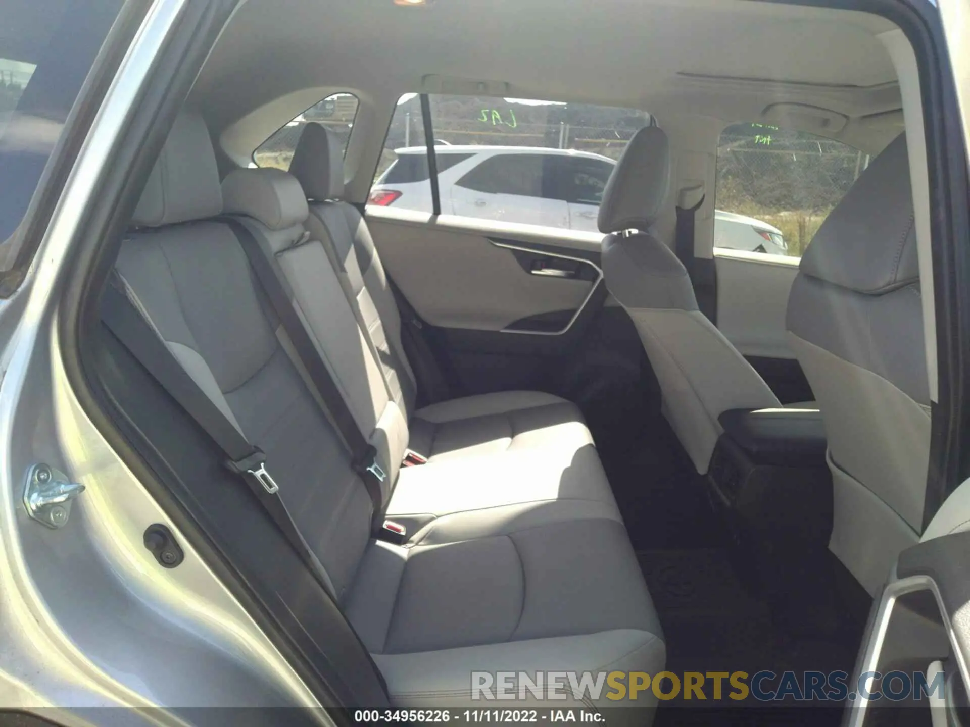 8 Фотография поврежденного автомобиля JTMY1RFVXLD054653 TOYOTA RAV4 2020