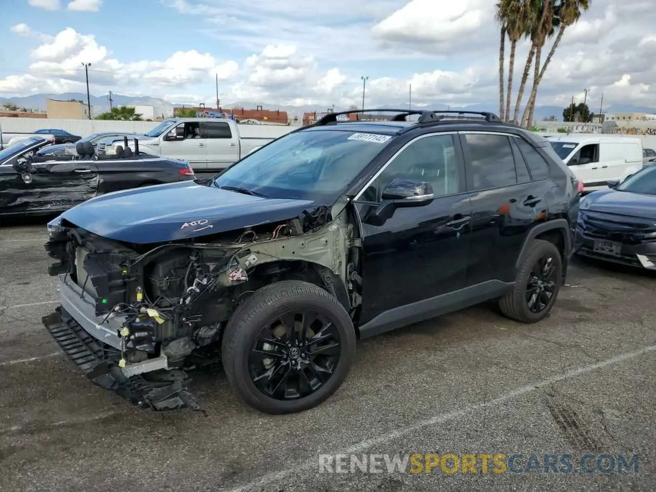 1 Photograph of a damaged car 2T3A1RFV0MC156938 TOYOTA RAV4 2021