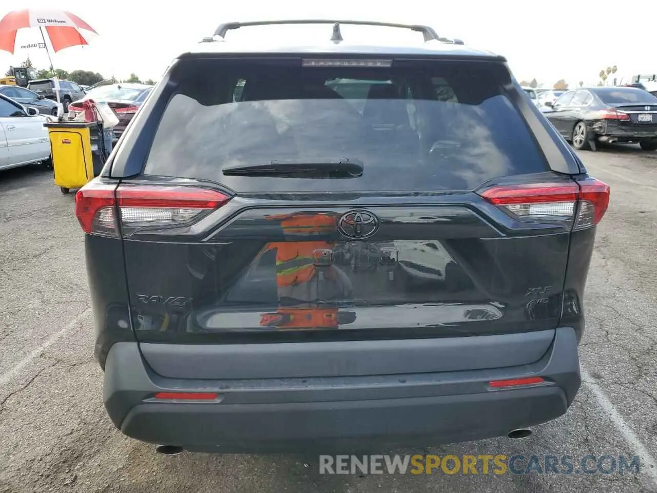 6 Photograph of a damaged car 2T3A1RFV0MC156938 TOYOTA RAV4 2021