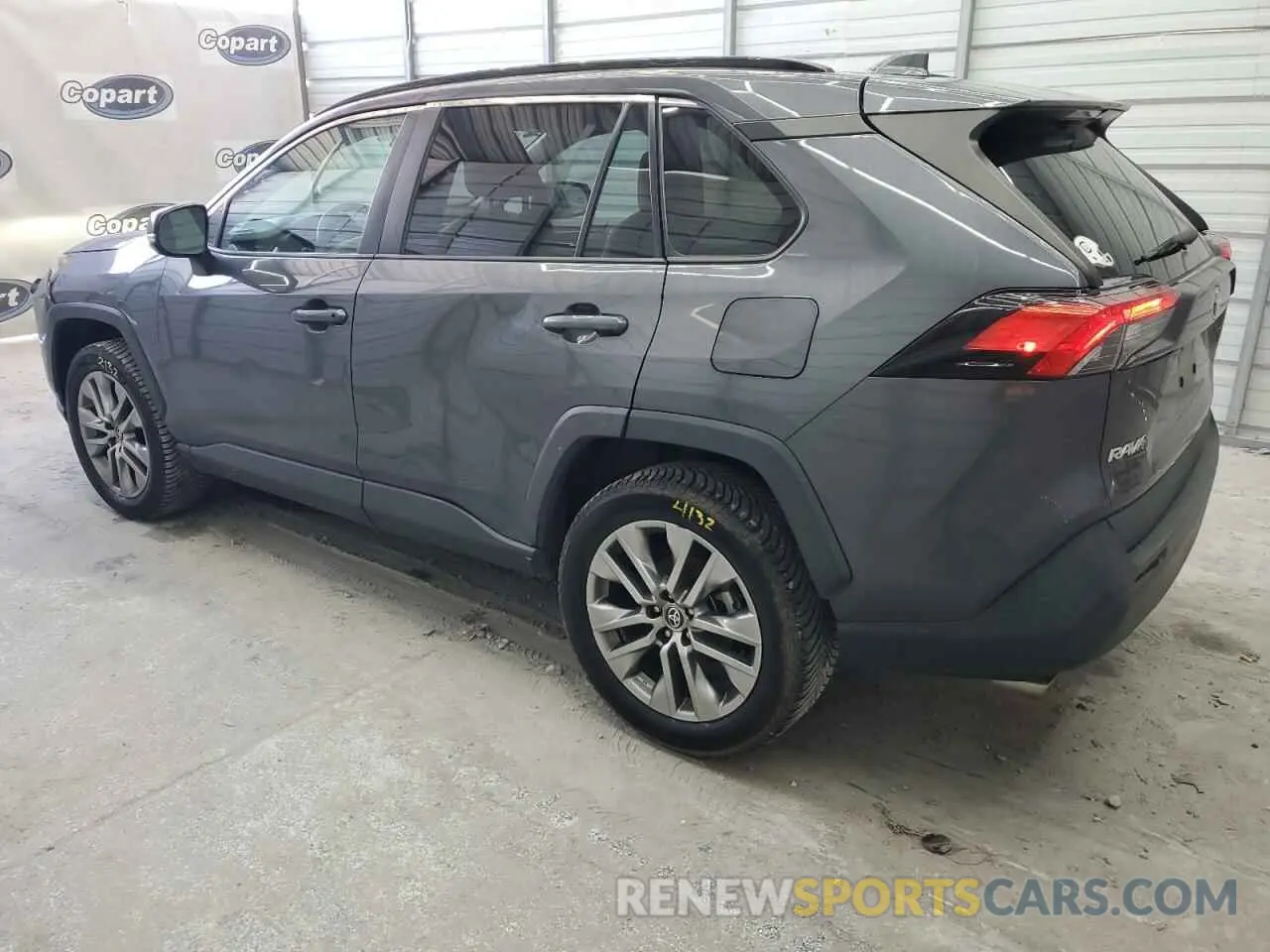 2 Photograph of a damaged car 2T3A1RFV0MW207577 TOYOTA RAV4 2021