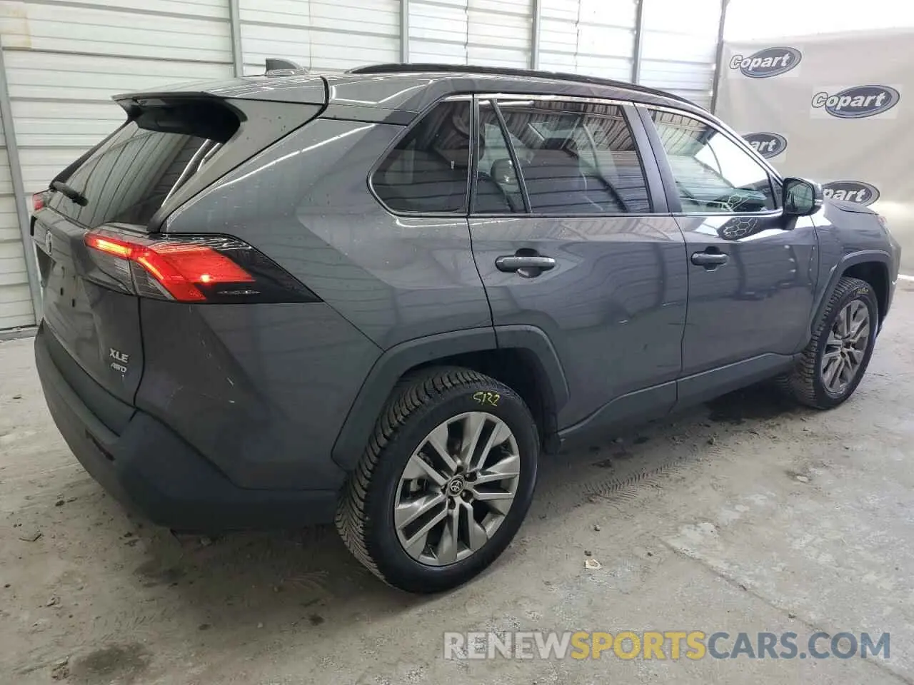 3 Photograph of a damaged car 2T3A1RFV0MW207577 TOYOTA RAV4 2021
