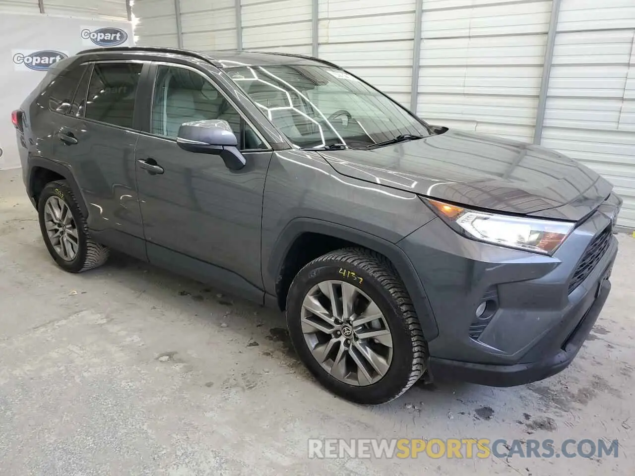 4 Photograph of a damaged car 2T3A1RFV0MW207577 TOYOTA RAV4 2021